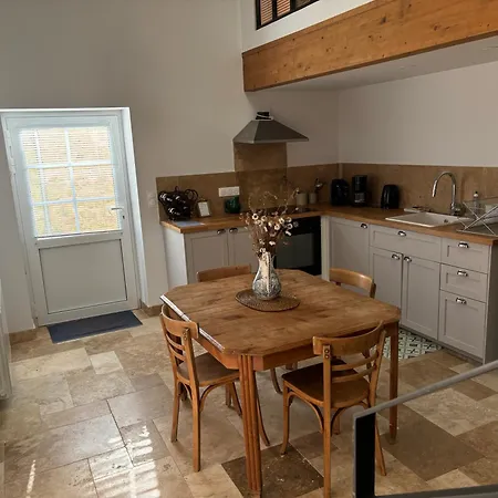 Château La Fon Du Berger Casa de Férias *